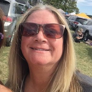 Meet your Posher, Debra